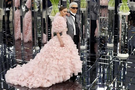 Karl Lagerfeld, le sfilate di Chanel più belle di sempre in foto